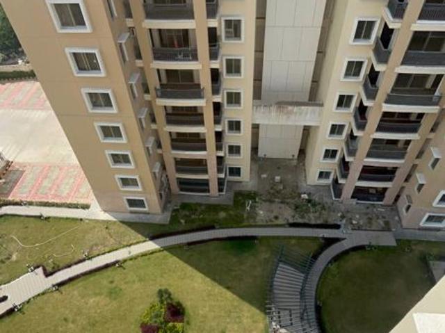 Resale | 2 BHK 1050 Sq.Ft. Apartment in Ansal Paradise Diamond