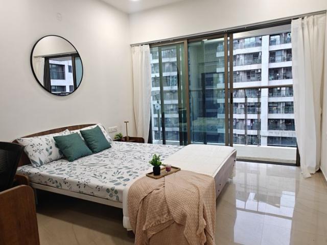 Resale | 2 BHK 1050 Sq.Ft. Apartment in K Raheja Vistas