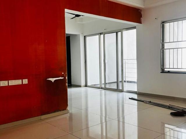 Resale | 2 BHK 1050 Sq.Ft. Apartment in Kolte Patil Life Republic