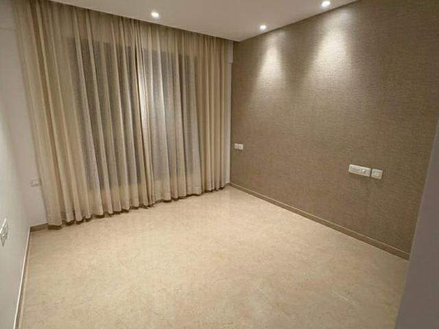 Resale | 2 BHK 1050 Sq.Ft. Apartment in Hiranandani Highland