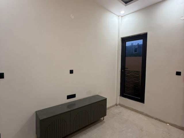 Resale | 2 BHK 1050 Sq.Ft. Apartment in Sector 117