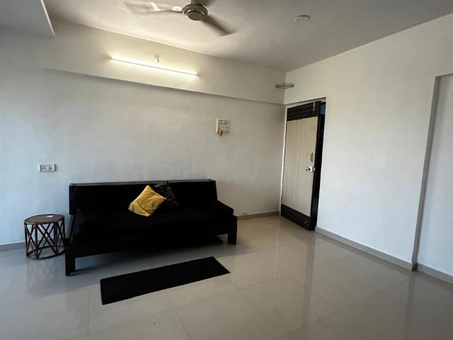 Resale | 2 BHK 1050 Sq.Ft. Apartment in Swarna Apartments