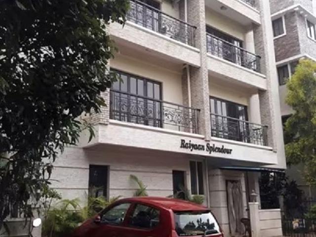 Resale | 2 BHK 1050 Sq.Ft. Apartment in Raiyaan Splendour