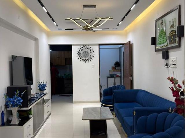 Resale | 2 BHK 1050 Sq.Ft. Apartment in Yash Florencia