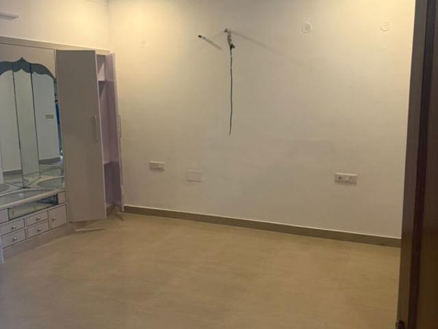 Resale | 2 BHK 105 Sq.Yd. Apartment in Lajpat Nagar II