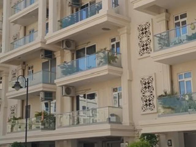 Resale | 2 BHK + 1060 Sq.Ft. Apartment in Signature Global City