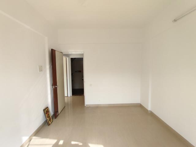 Resale | 2 BHK 1070 Sq.Ft. Apartment in Kumar Papillon
