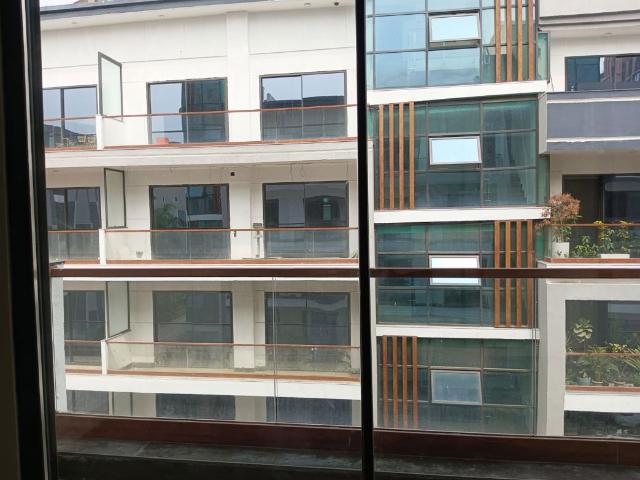 Resale | 2 BHK + 1070 Sq.Ft. Apartment in Signature Global City 63A
