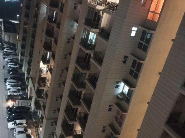 Resale | 2 BHK 1070 Sq.Ft. Apartment in Signature Global City 63A