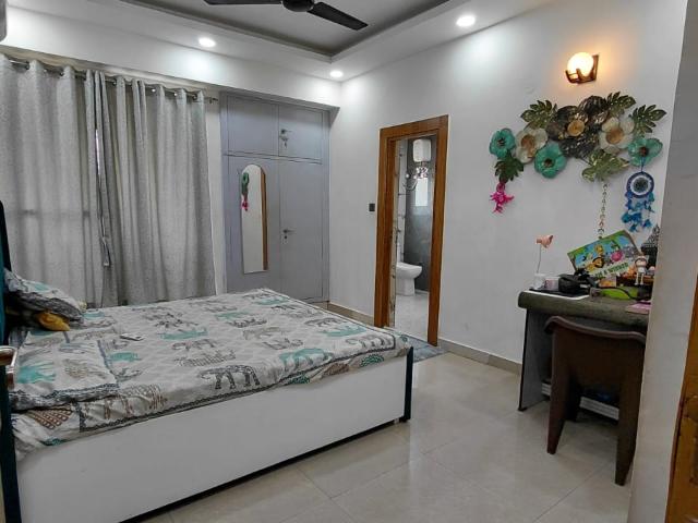 Resale | 2 BHK 1075 Sq.Ft. Apartment in Express Garden