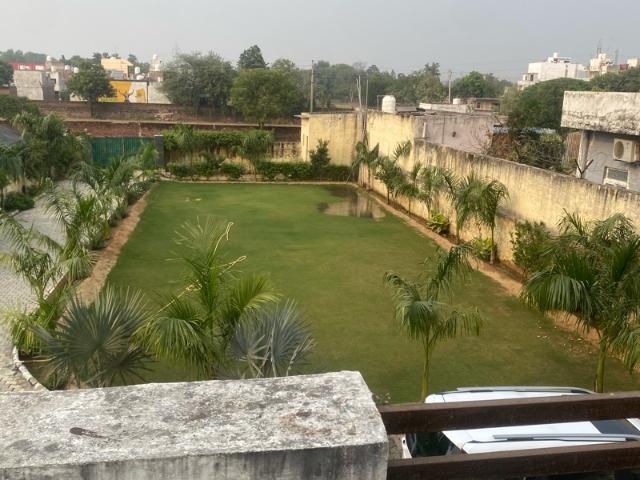 Resale | 2 BHK 10800 Sq.Ft. Independent House in Unitech Vistas