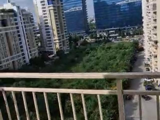 Resale | 2 BHK 1082 Sq.Ft. Apartment in Supertech Ecociti