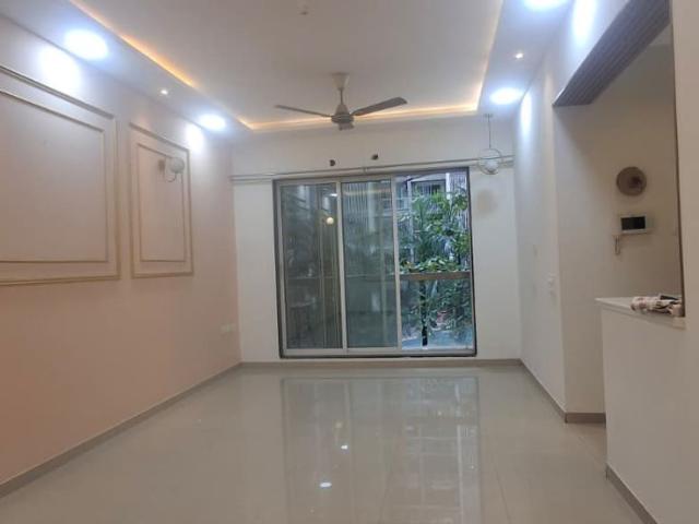 Resale | 2 BHK 1090 Sq.Ft. Apartment in Lokhandwala Octacrest