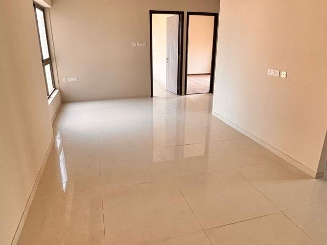 Resale | 2 BHK 1090 Sq.Ft. Apartment in Siddha Seabrook