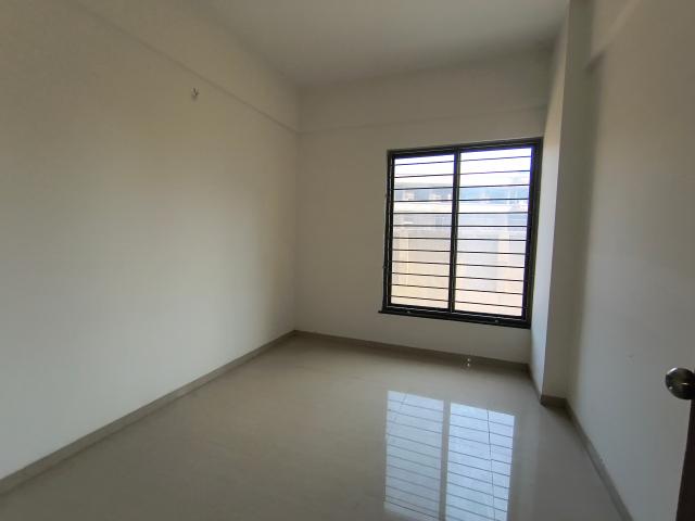 Resale | 2 BHK 1090 Sq.Ft. Apartment in Skyi Star City