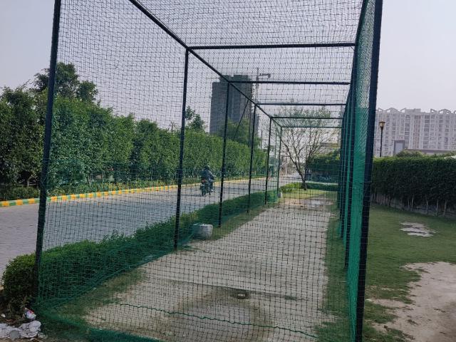 Resale | 2 BHK 1090 Sq.Ft. Apartment in SVP Gulmohur Garden
