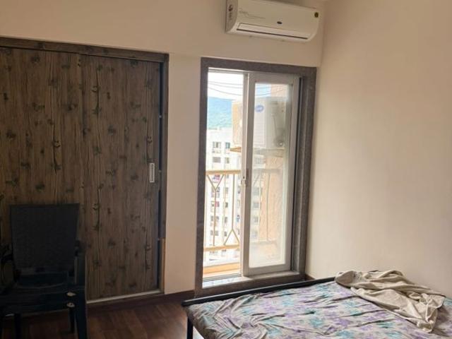 Resale | 2 BHK + 1091 Sq.Ft. Apartment in Hiranandani Estate