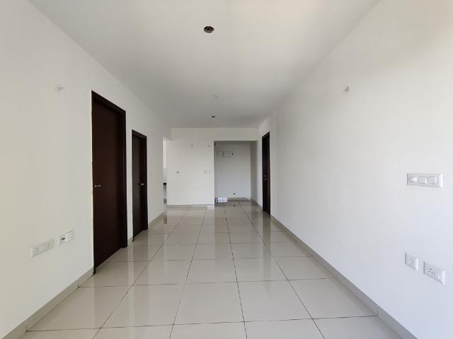 Resale | 2 BHK + 1091 Sq.Ft. Apartment in Mana Macasa Emerald