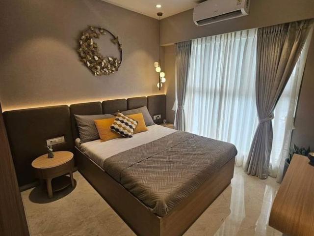 Resale | 2 BHK 1095 Sq.Ft. Apartment in Geomatrix Silvercrest