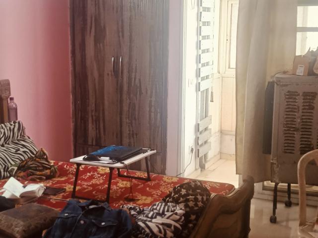 Resale | 2 BHK 1000 Sq.Ft. Apartment in Amrapali Empire
