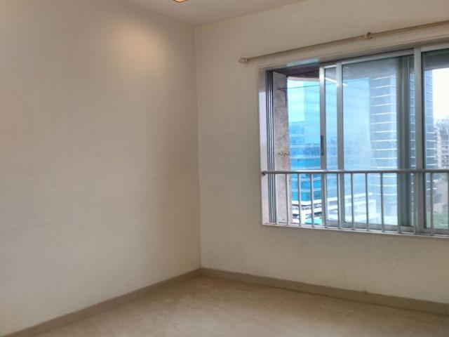 Resale | 2 BHK 1000 Sq.Ft. Apartment in Gundecha Symphony
