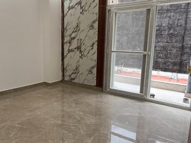 Resale | 2 BHK 1000 Sq.Ft. Apartment in DMD Hometech Awas Yojna