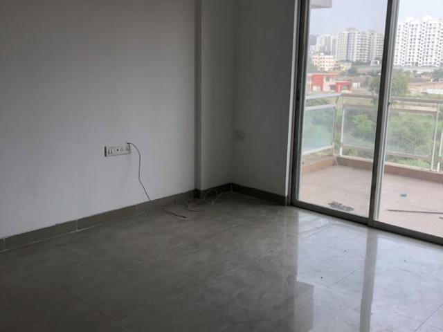Resale | 2 BHK 1000 Sq.Ft. Apartment in Konark Oasis
