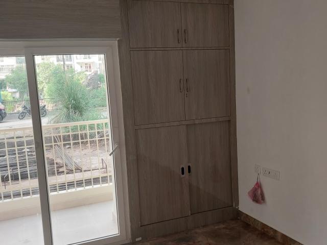 Resale | 2 BHK 1000 Sq.Ft. Apartment in KW Srishti