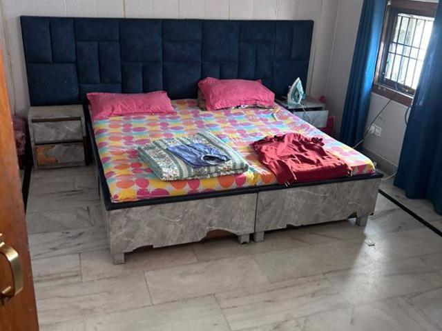 Resale | 2 BHK 1000 Sq.Ft. Apartment in Sector 44