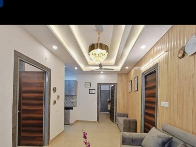 Resale | 2 BHK 1000 Sq.Ft. Apartment in Sunshine Apartments Sector 73