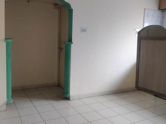 Resale | 2 BHK 1000 Sq.Ft. Apartment in Popular Colony Apartment