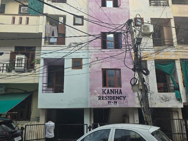 Resale | 2 BHK 1000 Sq.Ft. Apartment in Patrakar Colony