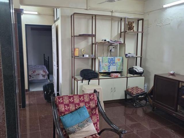 Resale | 2 BHK 1000 Sq.Ft. Apartment in Rajas CHS