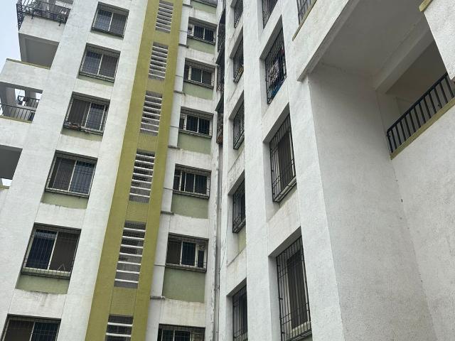 Resale | 2 BHK 1000 Sq.Ft. Apartment in Rama Capriccio Phase I