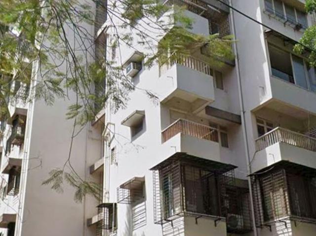 Resale | 2 BHK 1000 Sq.Ft. Apartment in Winchester Apartment