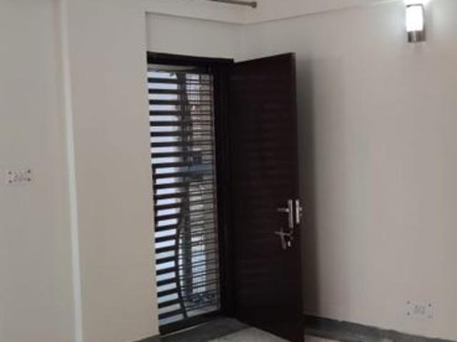 Resale | 2 BHK 1000 Sq.Ft. Apartment in Vasant Kunj