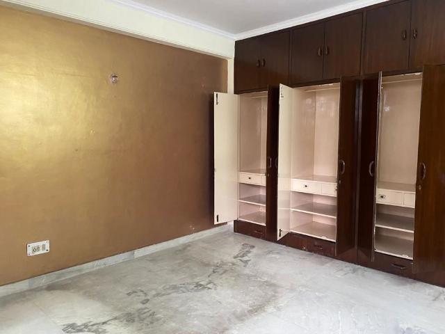 Resale | 2 BHK 100 Sq.Yd. Apartment in Amar Colony