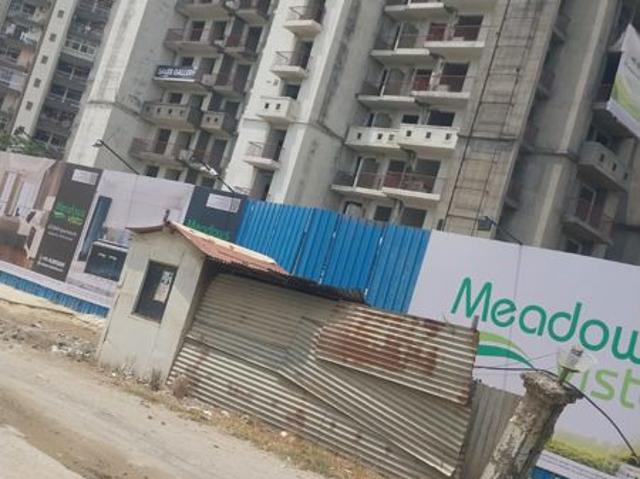 Resale | 2 BHK 1020 Sq.Ft. Apartment in Raj Nagar Extension