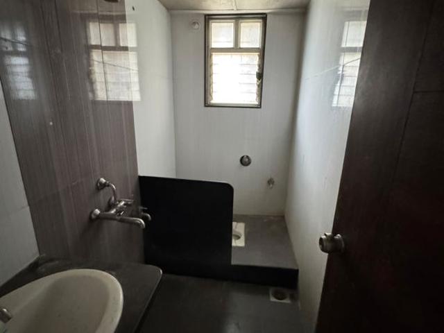 Resale | 2 BHK 1027 Sq.Ft. Apartment in Gagan Emerald
