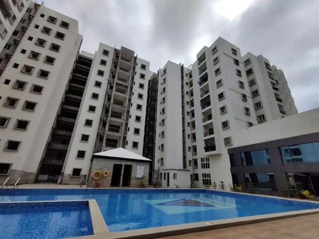 Resale | 2 BHK 1025 Sq.Ft. Apartment in High Grounds