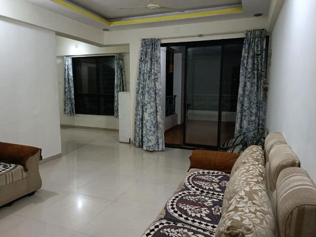 Resale | 2 BHK 1025 Sq.Ft. Apartment in Mahatma Society