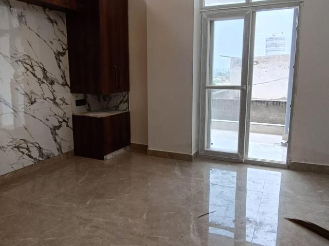 Resale | 2 BHK 1030 Sq.Ft. Apartment in Sunshine Apartments Sector 73