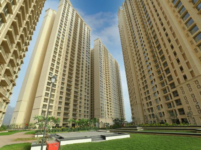 Resale | 2 BHK 1032 Sq.Ft. Apartment in Hiranandani Fortune City