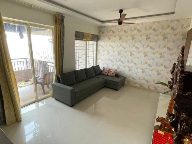 Resale | 2 BHK 1035 Sq.Ft. Apartment in 5 Star Royal Grande