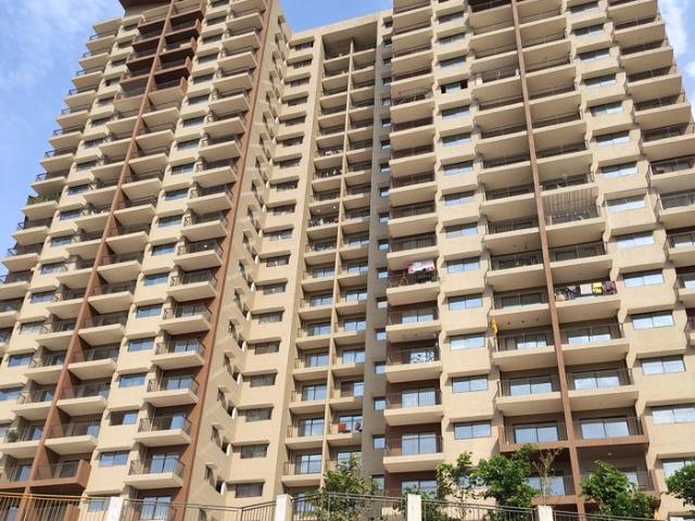 Resale | 2 BHK 1035 Sq.Ft. Apartment in Shapoorji Pallonji Tornado