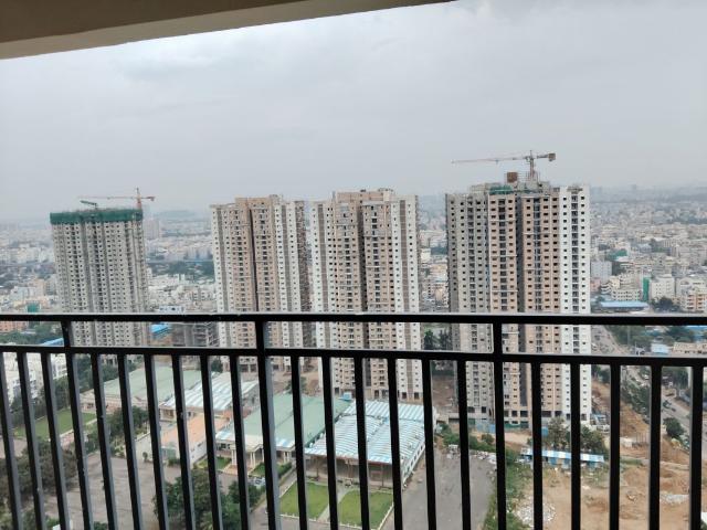 Resale | 2 BHK + 1170 Sq.Ft. Apartment in Candeur 40