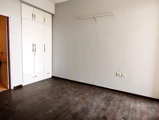 Resale | 2 BHK 1180 Sq.Ft. Apartment in Supertech Hues