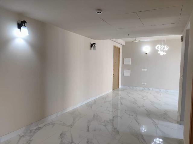 Resale | 2 BHK 1185 Sq.Ft. Apartment in Emaar The Palm Drive The Sky Terraces