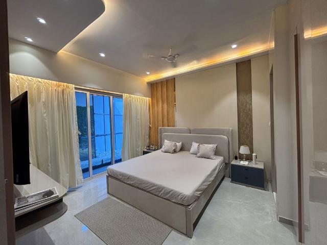 Resale | 2 BHK + 1185 Sq.Ft. Apartment in Sector 8 Pushpak Nagar
