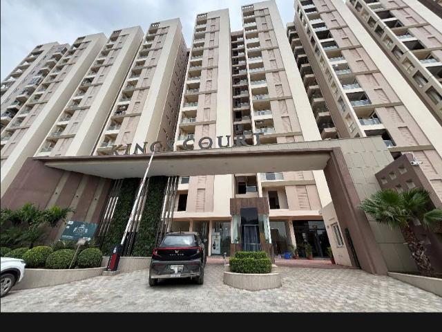 Resale | 2 BHK 1190 Sq.Ft. Apartment in Vardhman Kings Court